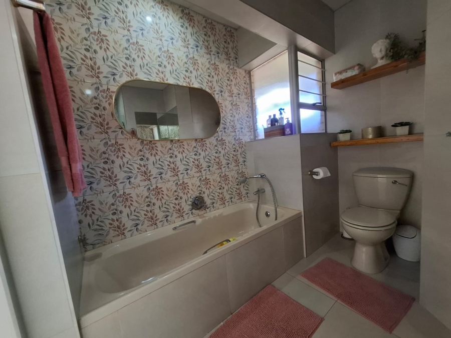 3 Bedroom Property for Sale in Pentagon Park Free State